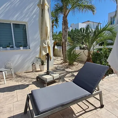 Relaxing Avra With Private Pool & Garden Near Protaras Paralímni