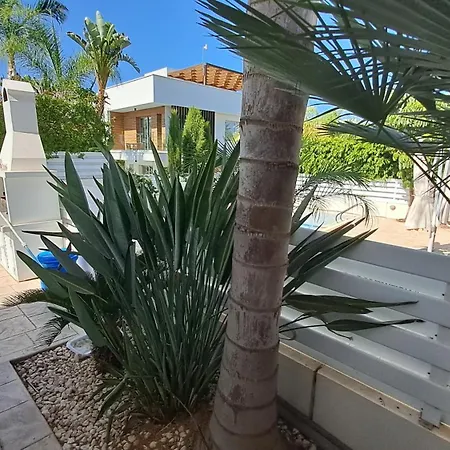 度假居 Relaxing Avra With Private Pool & Garden Near Protaras *