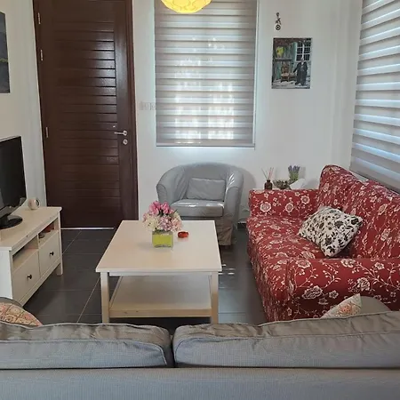 Relaxing Avra With Private Pool & Garden Near Protaras 度假居 *