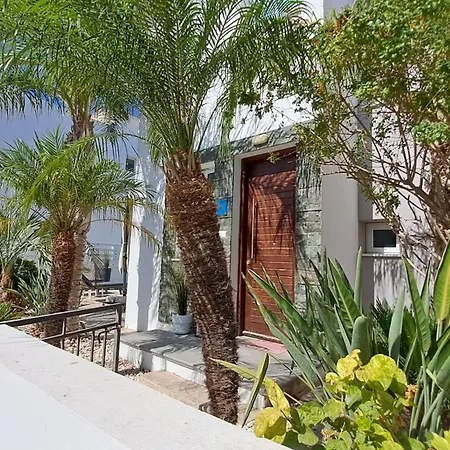 Relaxing Avra With Private Pool & Garden Near Protaras Nyaraló