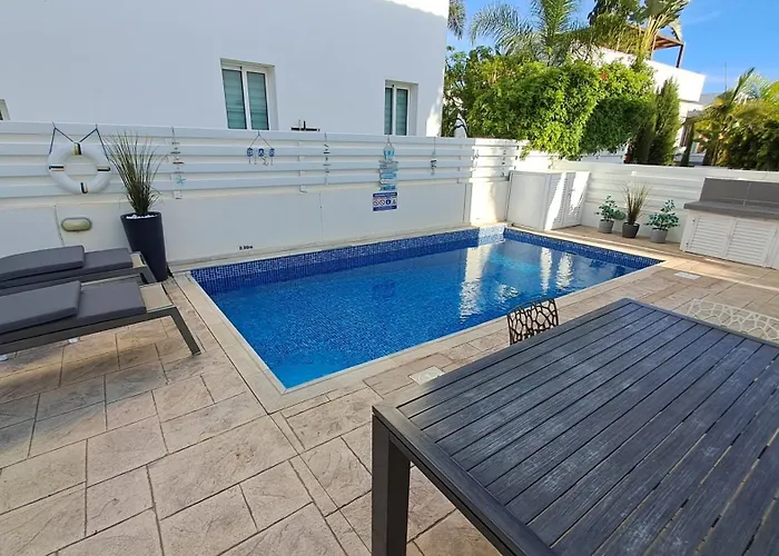 Relaxing Avra With Private Pool & Garden Near Protaras * Paralimni