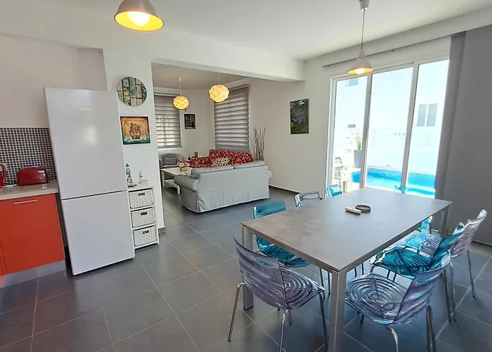 Relaxing Avra With Private Pool & Garden Near Protaras Prázdninový dům Paralimni