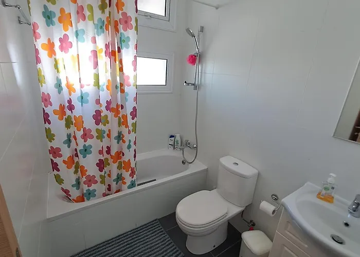 Prázdninový dům Relaxing Avra With Private Pool & Garden Near Protaras Paralimni