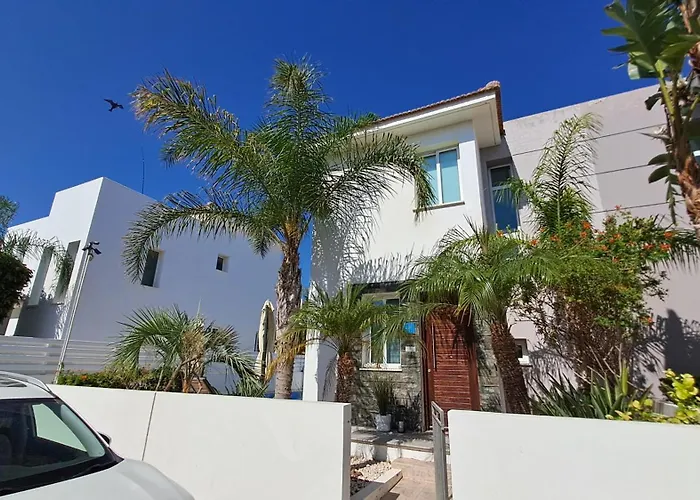 Relaxing Avra With Private Pool & Garden Near Protaras Paralimni